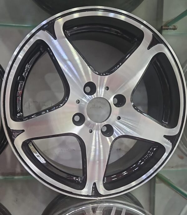 Size 15 / 4nut 100 PCD