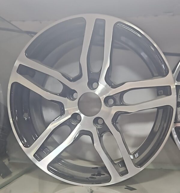 Size 15 / 4nut 100 PCD