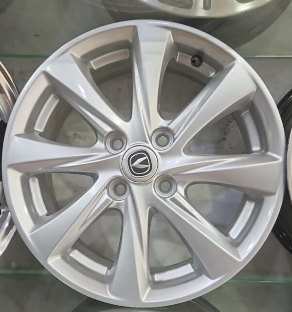 Size 15 / 4nut 100 PCD
