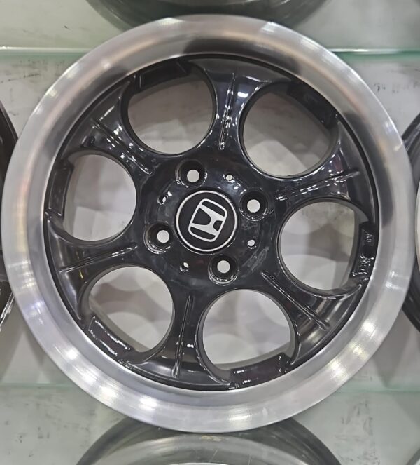 Size 15 / 4nut 100 PCD