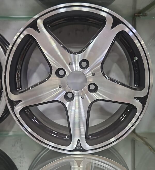 Size 15 / 4nut 100 PCD