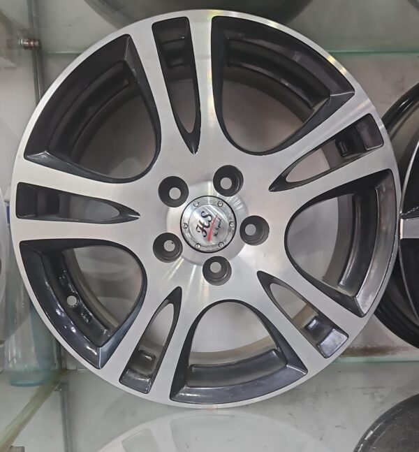 Size 15 / 4nut 100 PCD