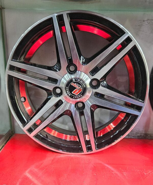 Size 13 / 4nut 100 PCD