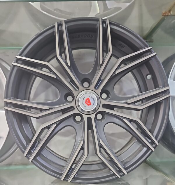 Size 15 / 4nut 100 PCD