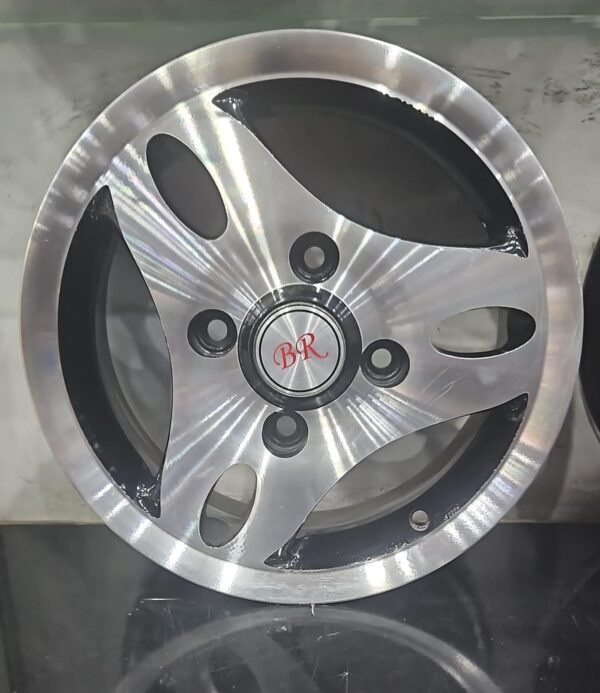 Size 13 / 4nut 114 PCD
