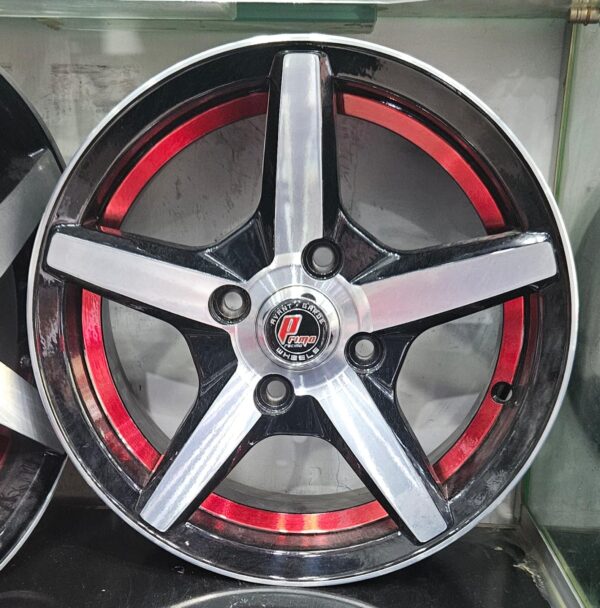 Size 13 / 4nut 100 PCD