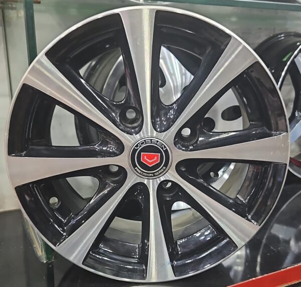 Size 13 / 4nut 114 PCD