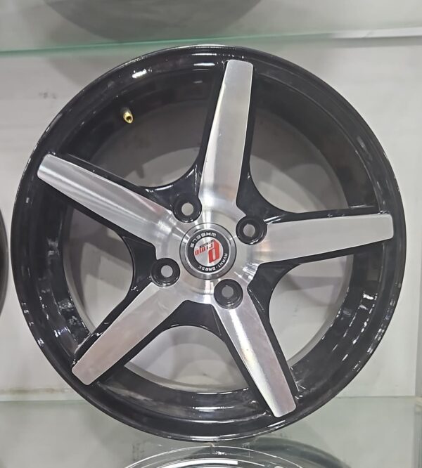 Size 14 / 4nut 100 PCD