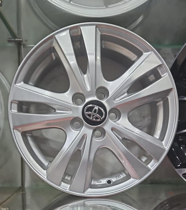 Size 15 / 4nut 100 PCD